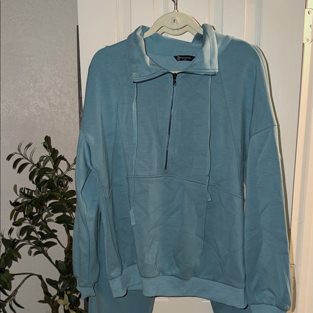 Women's Blue Track Set Top XL & Joggers pants L